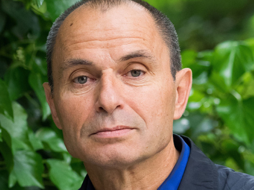 Norbert Gstrein. Foto © Gustav Eckart